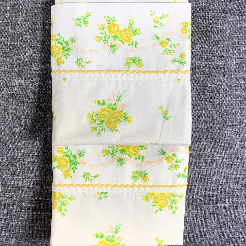 Vintage Floral Yellow Green Pillowcases Set of 2 Standard/Queen 20